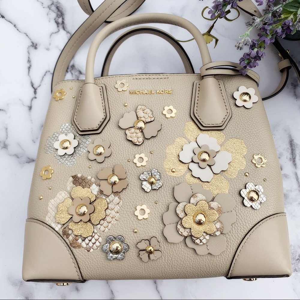 Gaby’sBags💕-Michael Kors Satchel Crossbody flower - Picture 2 of 6